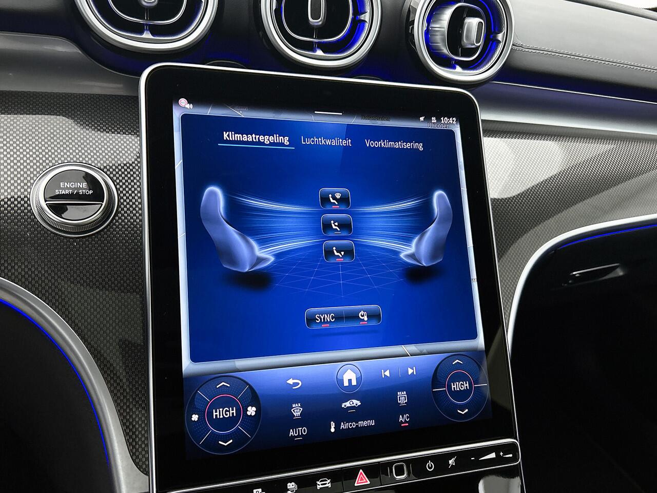 Mercedes-Benz CLE Coupé 300 e AMG Plug-In Hybride AMG Line Premium | Night Pakket | Rijassistentiepakket plus | Distronic | Panorama Schuif-Kanteldak. Inclusief 24 maanden MB Certified garantie voor Europa.