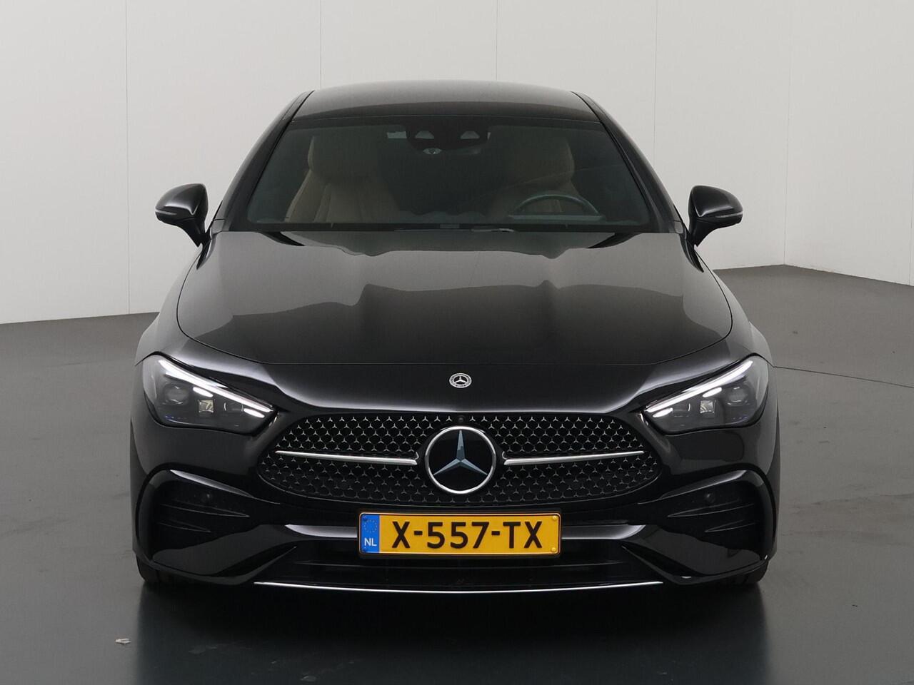 Mercedes-Benz CLE Coupé 200 AMG Line | Nappalederen bekleding | Digital Light | Rijassistentiepakket | Head-up display | 360 graden camera | Sfeerverlichting |