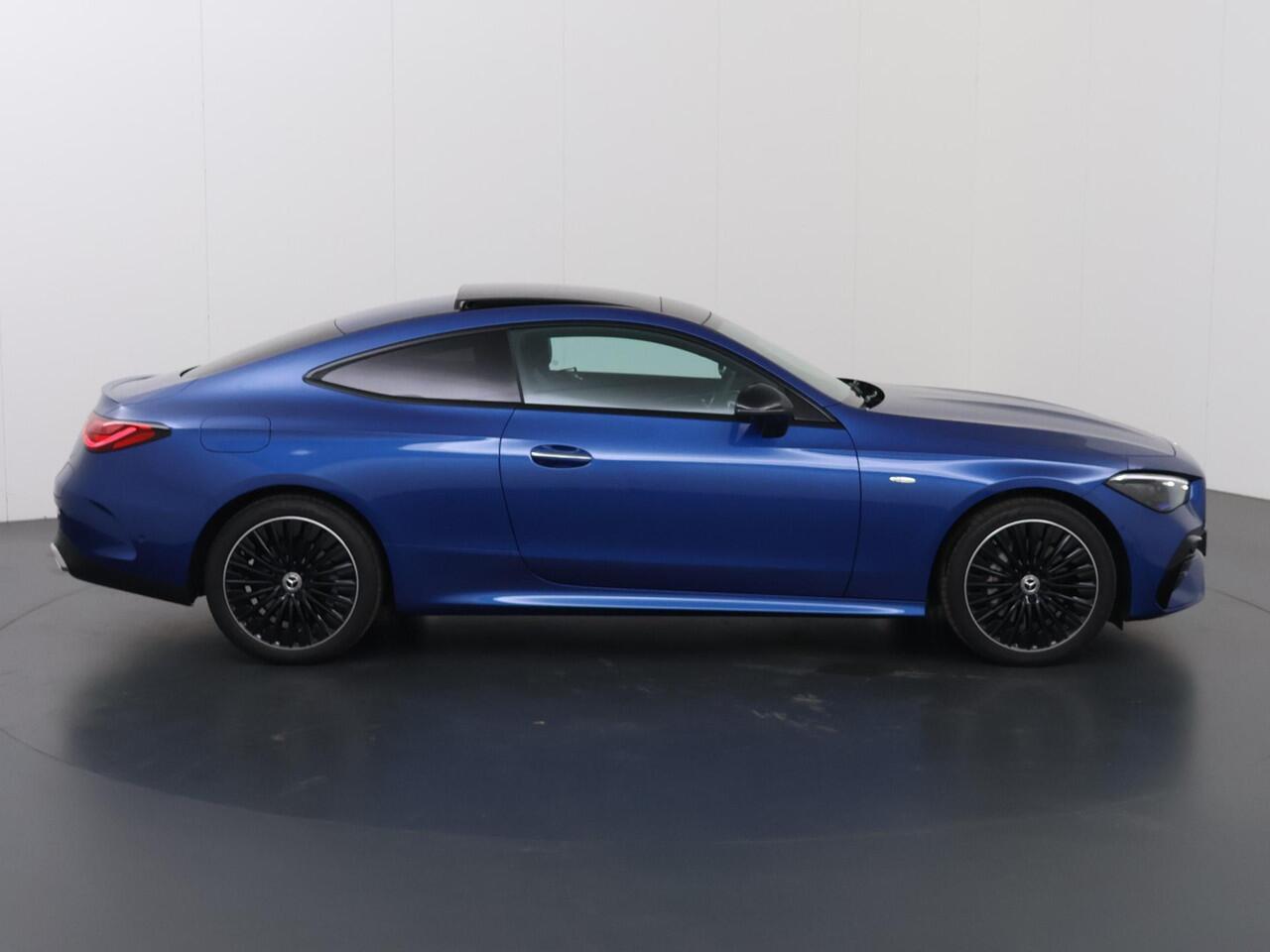 Mercedes-Benz CLE Coupé 300 e AMG Line |Massage | Trekhaak | Night pakket | Winter pakket | Panoramadak |