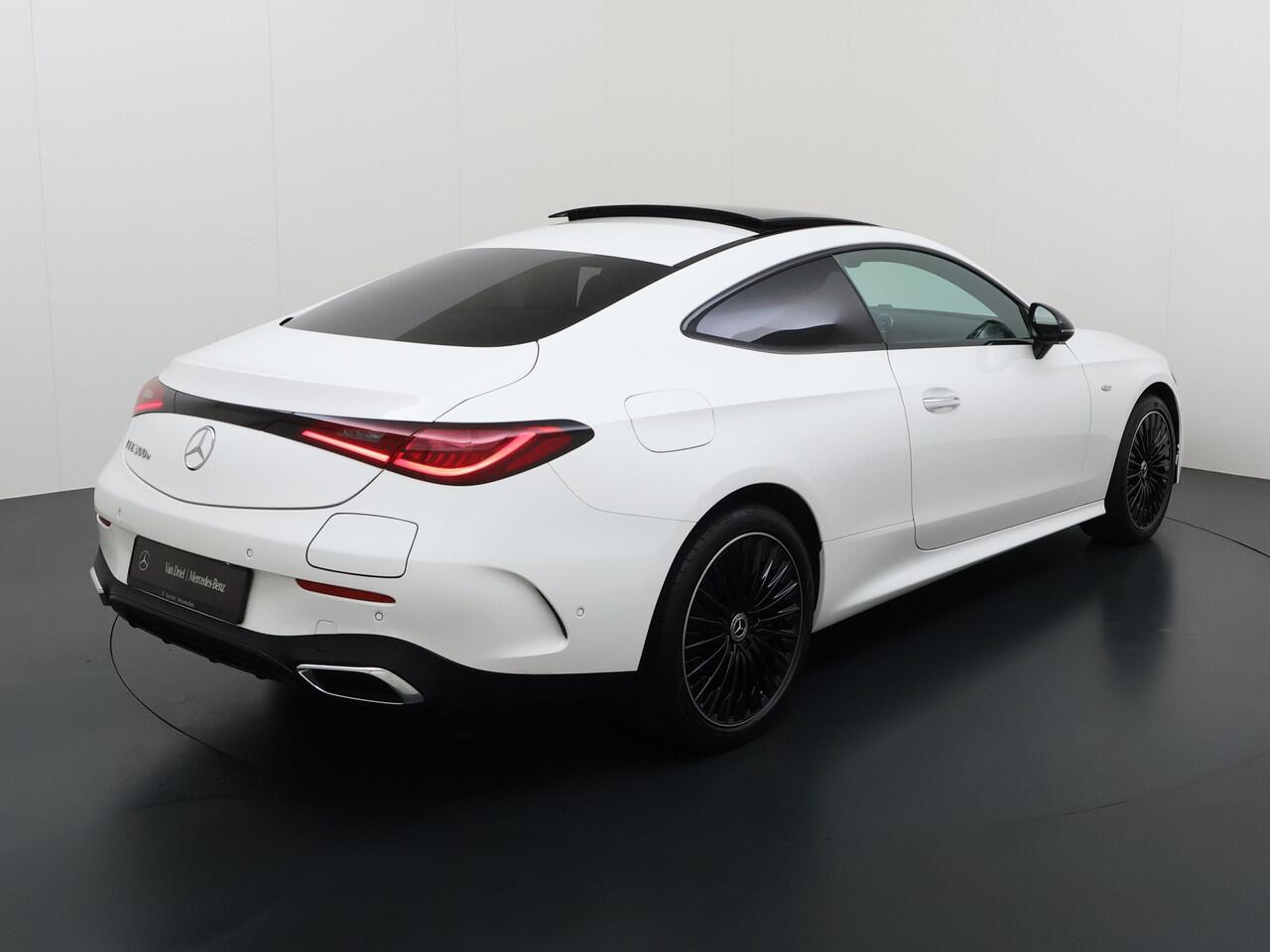 Mercedes-Benz CLE Coupé 300 e AMG Line | Pano Night Camera