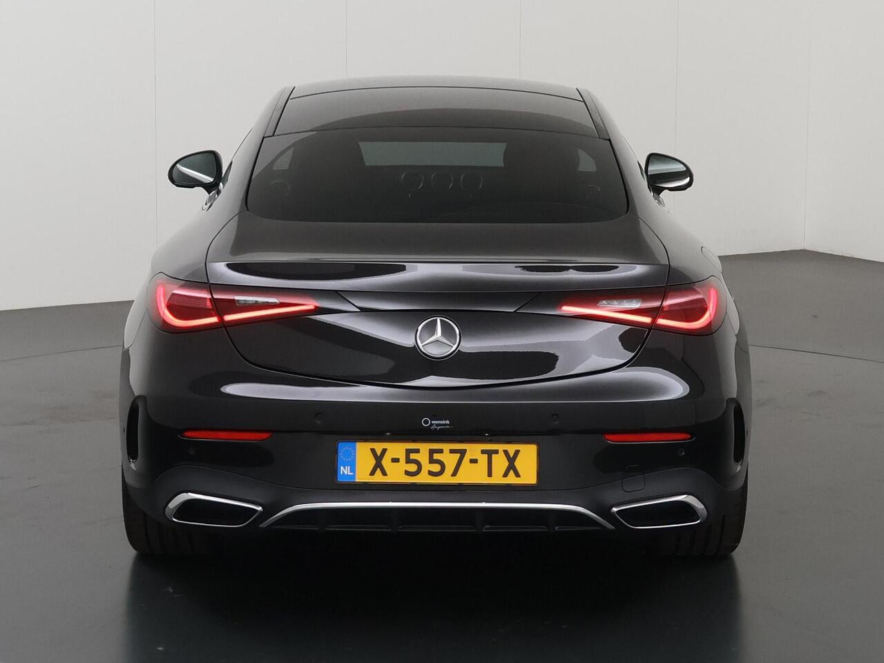 Mercedes-Benz CLE Coupé 200 AMG Line | Nappalederen bekleding | Digital Light | Rijassistentiepakket | Head-up display | 360 graden camera | Sfeerverlichting |