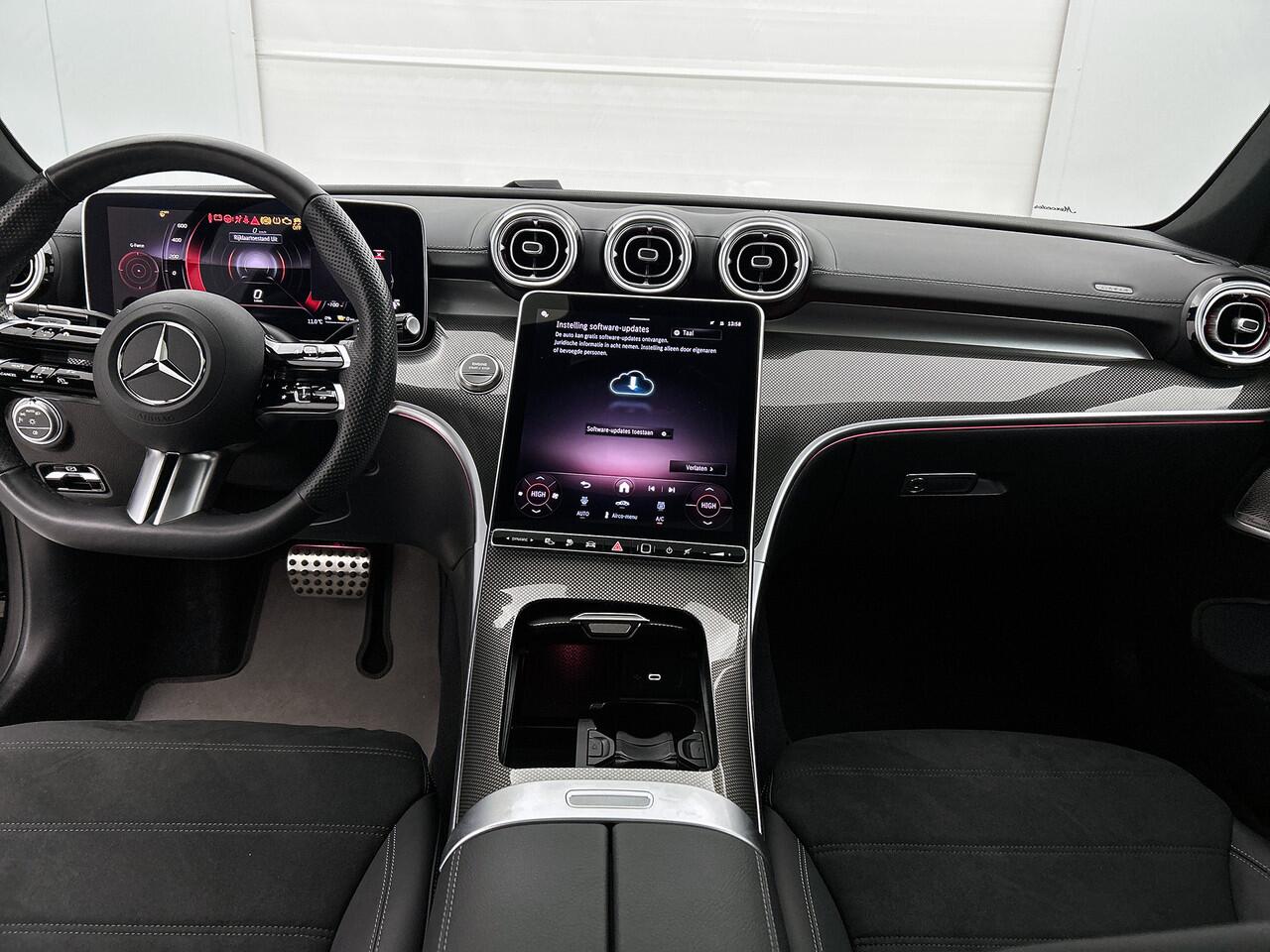 Mercedes-Benz CLE Coupé 300 e AMG Plug-In Hybride AMG Line | Night Pakket | Digiltal Light | Burmester® | Distronic | AMG Spoiler | Stoel en Stuurverwarming. | Sfeerverlichting Inclusief 24 maanden MB Certified garantie voor Europa.