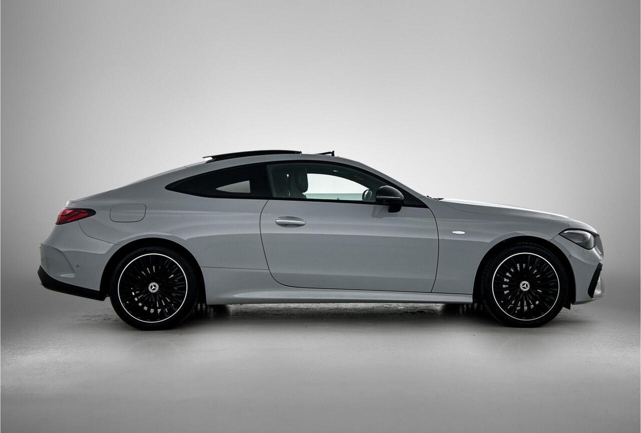 Mercedes-Benz CLE Coupé 300 e AMG Plug-In Hybride AMG Line Premium | Night Pakket | Rijassistentiepakket plus | Distronic | Panorama Schuif-Kanteldak. Inclusief 24 maanden MB Certified garantie voor Europa.