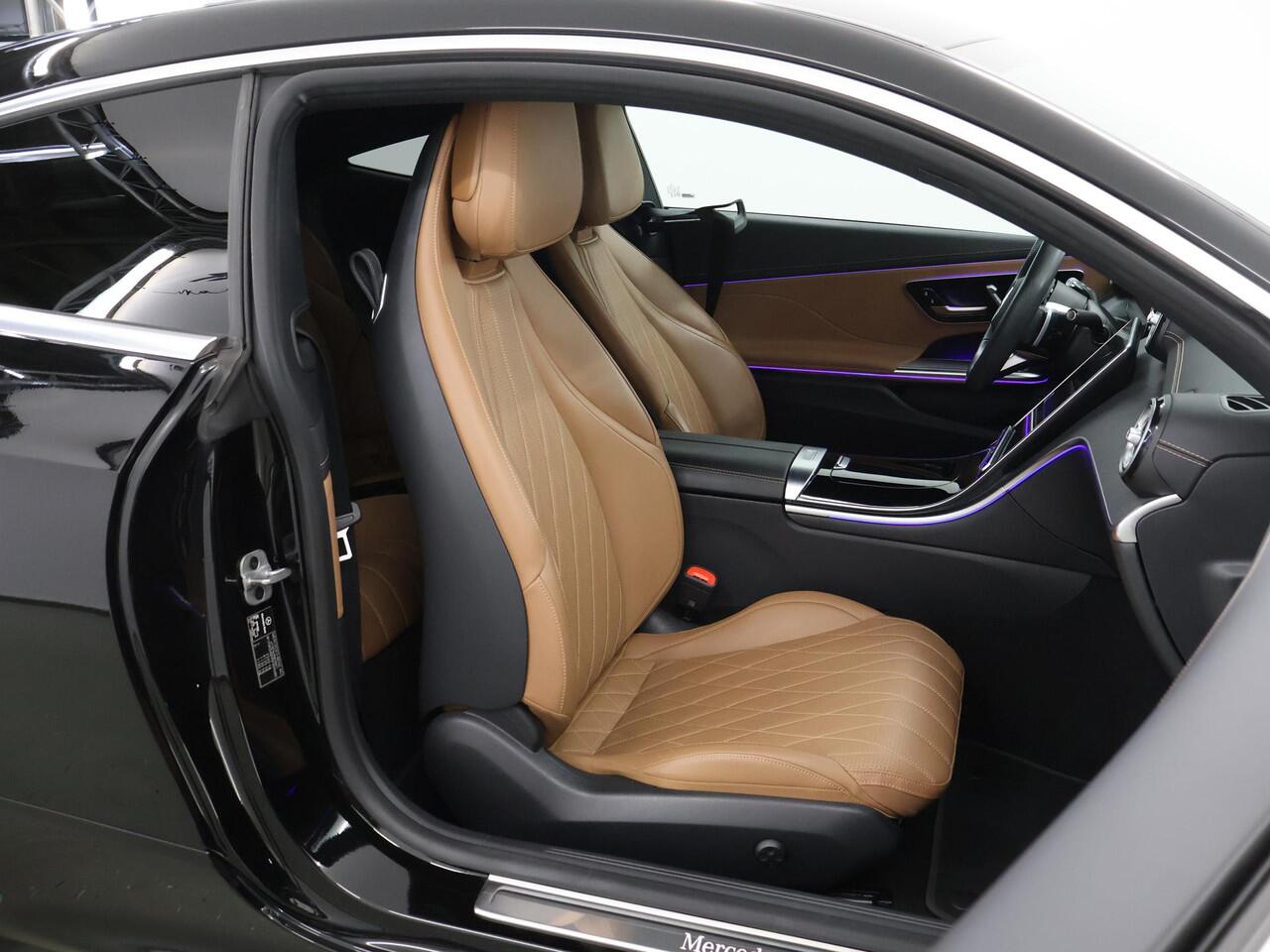 Mercedes-Benz CLE Coupé 200 AMG Line | Nappalederen bekleding | Digital Light | Rijassistentiepakket | Head-up display | 360 graden camera | Sfeerverlichting |