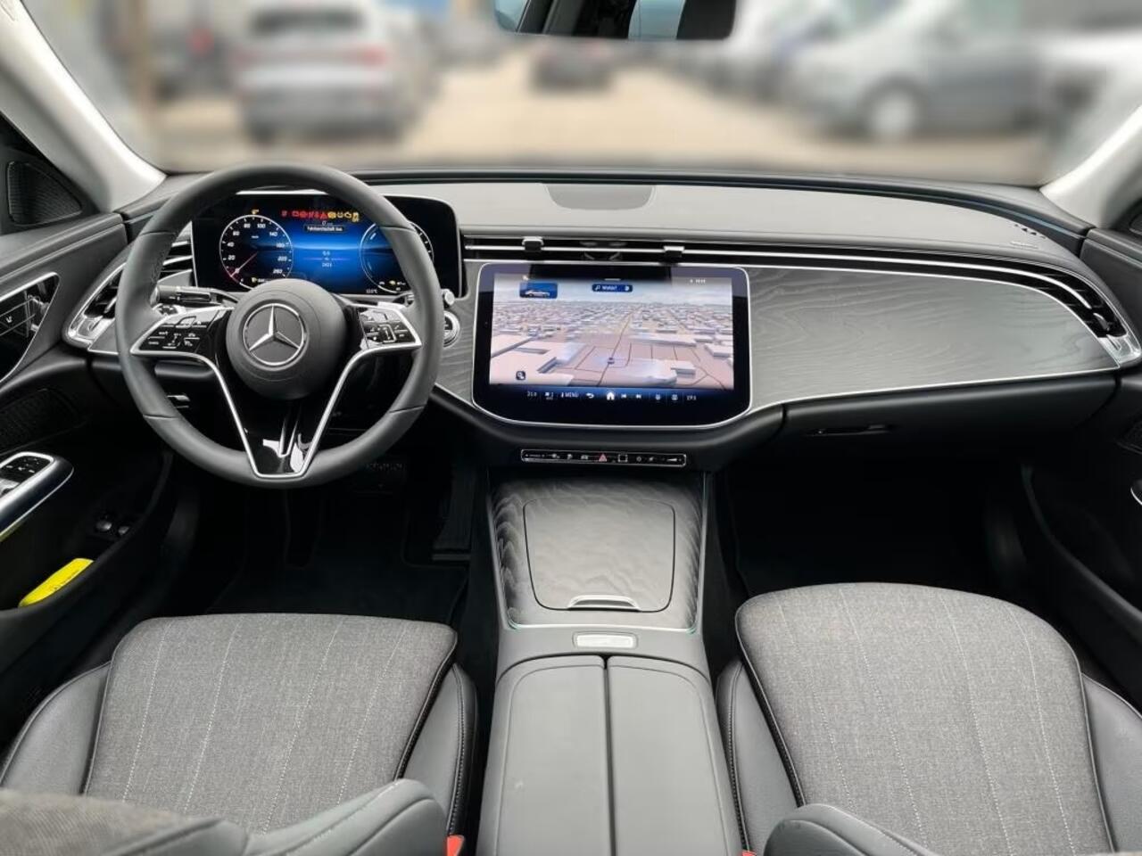 Mercedes-Benz E-KLASSE 300 e Avantgarde Distronic Trekhaak 19 Inch Stuurverwarming Stoelverwarming Camera