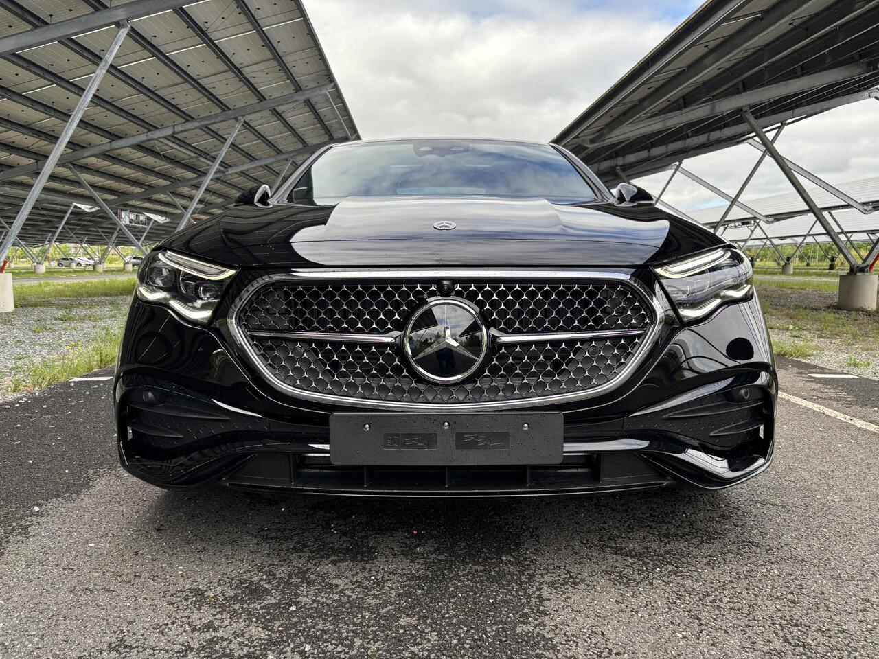 Mercedes-Benz E-KLASSE 300e Sport Edition | Night | Panoramaschuifdak | Premium Plus | Rijassistentiepakket Plus | Head-up display | Burmester |