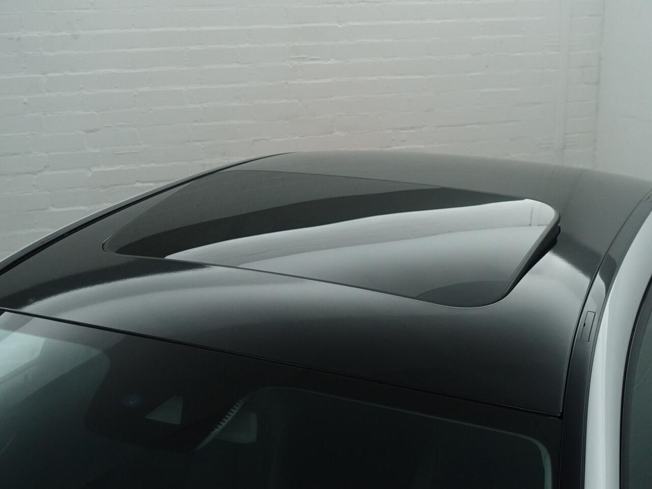 Mercedes-Benz E-KLASSE 200 d AMG Night Edition Aut- Schuifdak, Sfeerverlichting, 360 Camera, Xenon Led, Carplay, Lane Assist