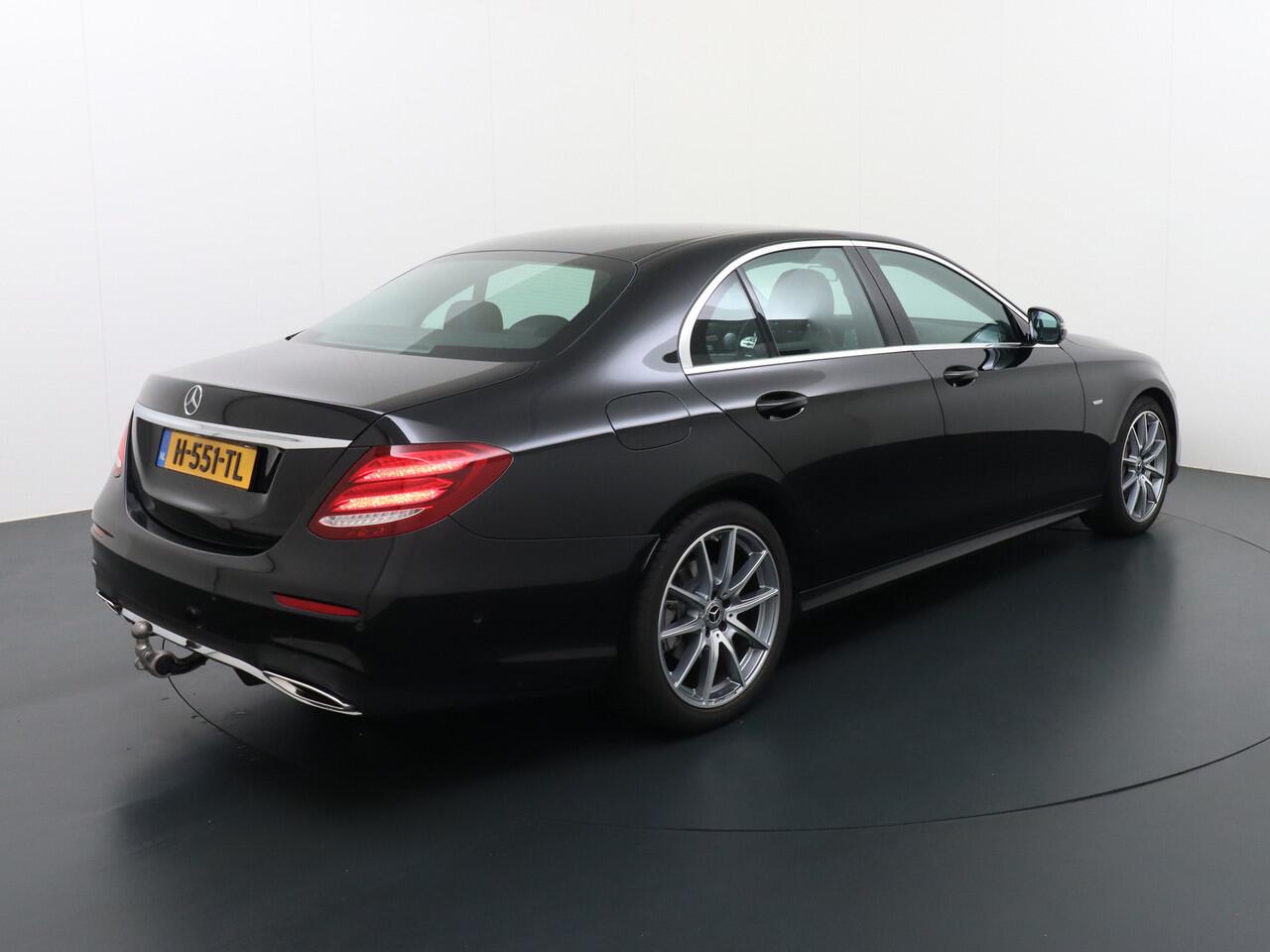 Mercedes-Benz E-KLASSE 200 Sport Edition | Burmester Trekhaak Multibeam AMG Wielen