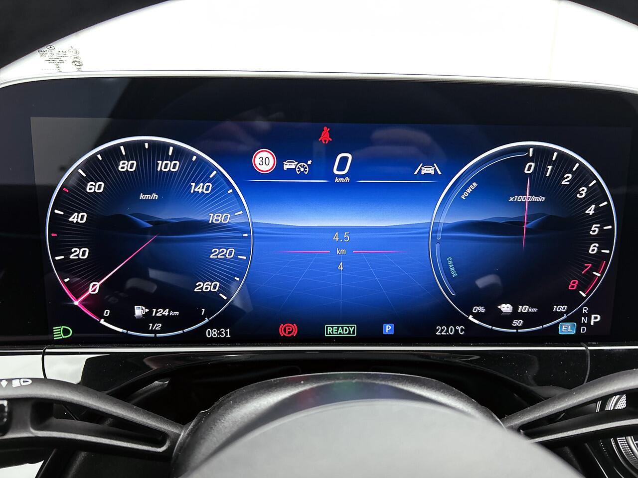 Mercedes-Benz E-KLASSE 300 e Sport Edition | Premium pakket | Trekhaak | Nightpakket | Winter pakket | Adaptieve Cruise Control | Burmester® 4D surround sound system | MBUX Superscreen | Parkeerpakket met 360°-camera |