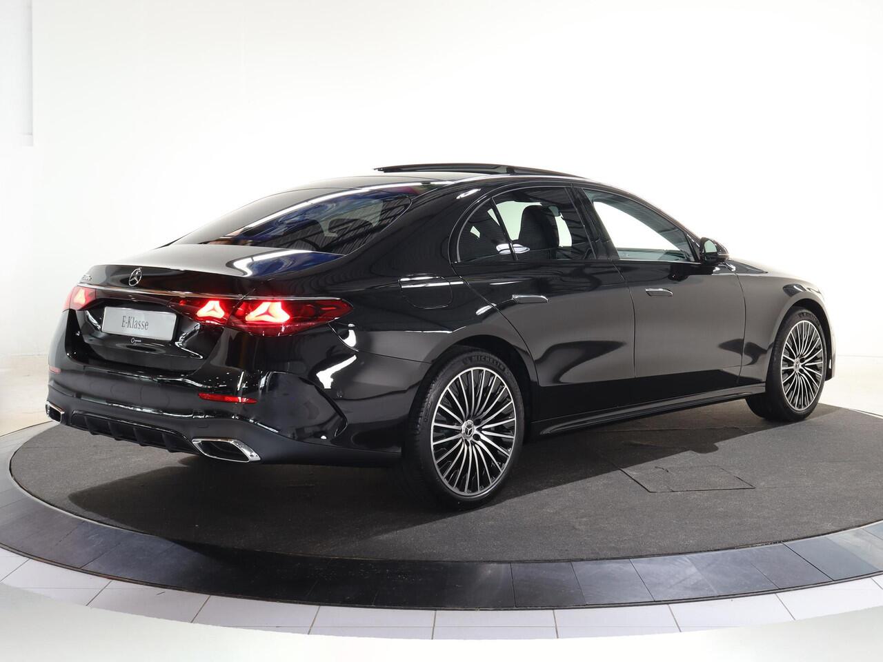 Mercedes-Benz E-KLASSE 300e Sport Edition | Panoramaschuifdak | Premium Plus | Rijassistentiepakket Plus | Nightpakket | Leder pakket | Burmester | Head-up display | 360° camera | DISTRONIC |