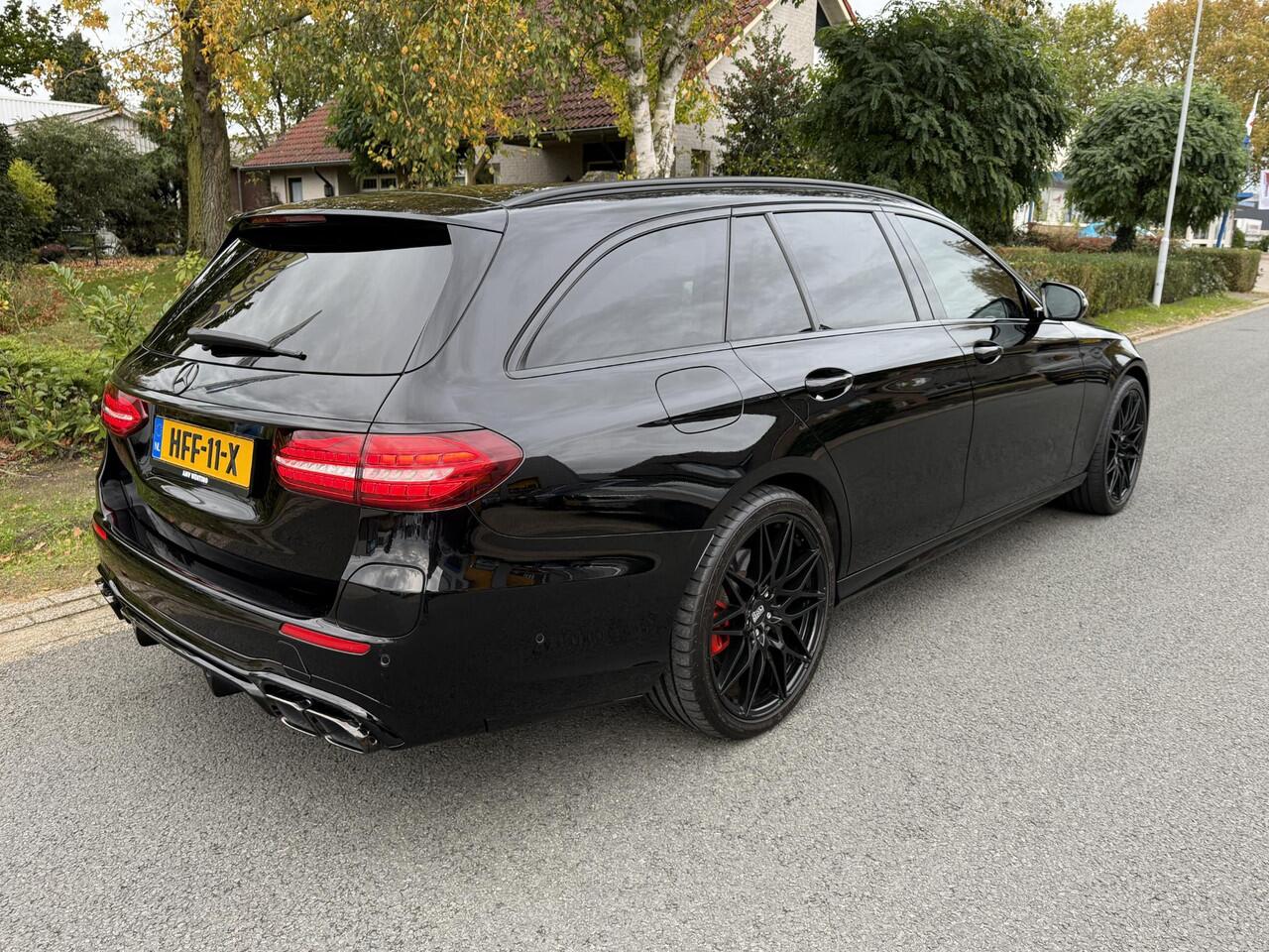 Mercedes-Benz E-KLASSE 300e AMG Black 320PK PanooTrekhaak