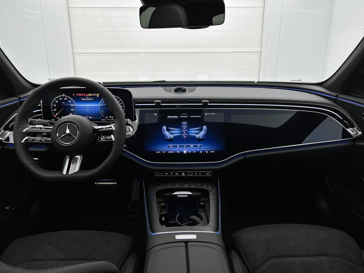 Mercedes-Benz E-KLASSE 300 e Sport Edition | Trekhaak | Nightpakket | GUARD 360° vehicle protection Plus | Smartphone integratie | 360° camera | DISTRONIC | Memorypakket | MBUX Superscreen |