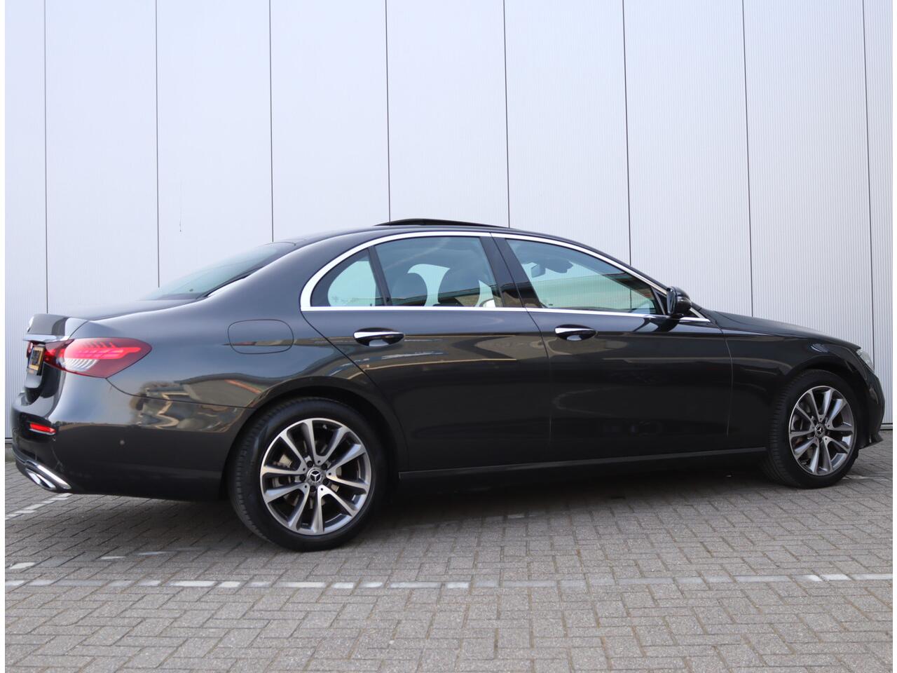 Mercedes-Benz E-KLASSE 200 Luxury | Pano | Burmester | Sfeerverlichting | Leder