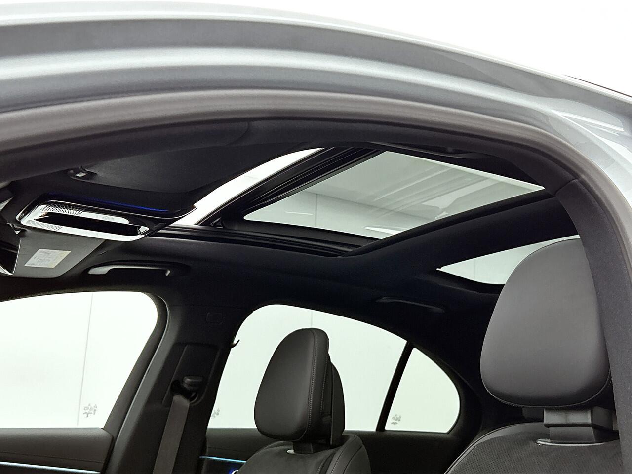 Mercedes-Benz E-KLASSE 300 e Sport Edition | Premium Pakket | Nightpakket | Trekhaak | Winter pakket | MBUX Superscreen | Burmester® 4D surround sound system |