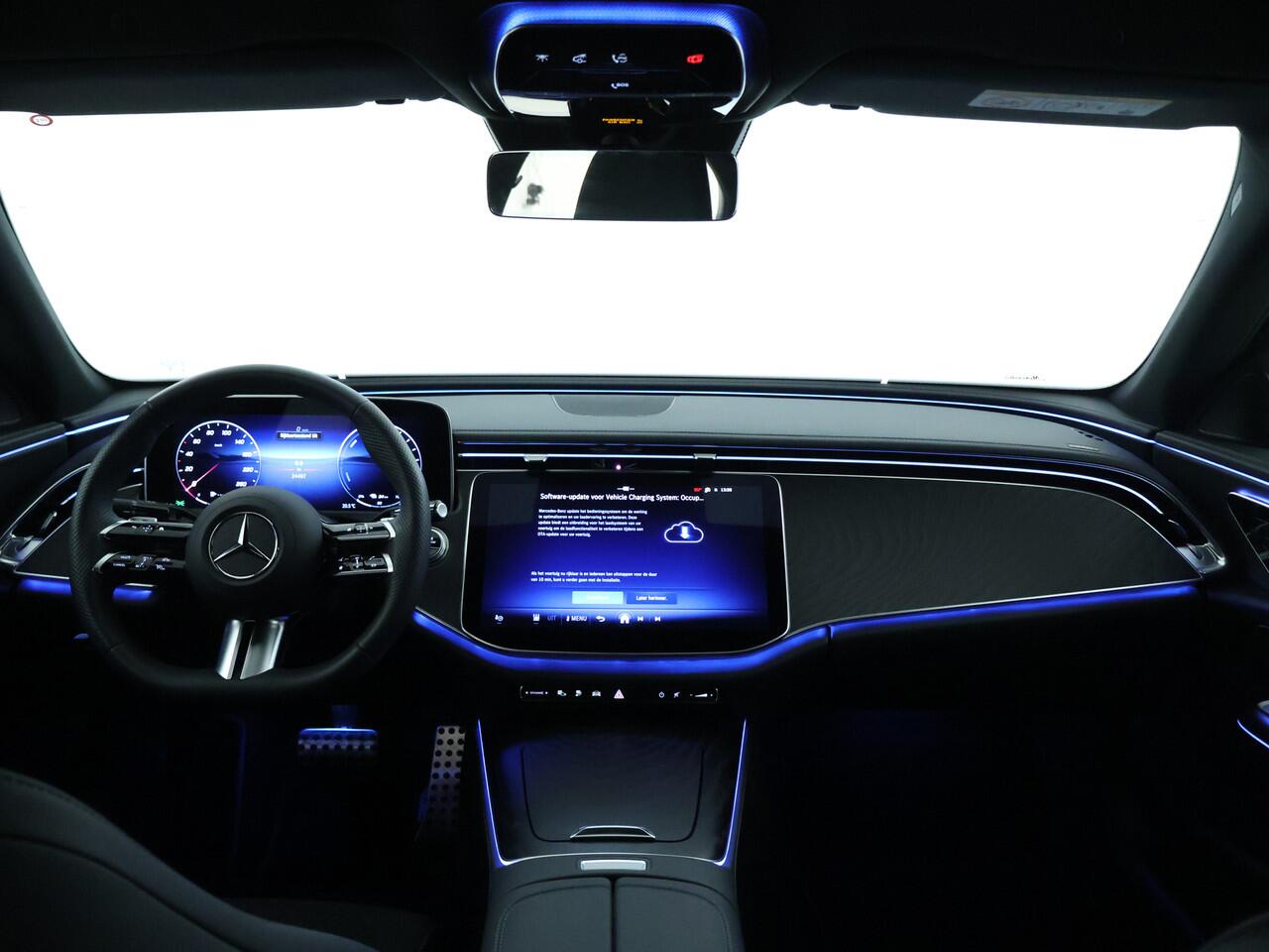 Mercedes-Benz E-KLASSE 300 e AMG Plug-In Hybride | AMG Line Advanced Plus | Stuur en Stoelverwarming | Memory Voorstoelen | Dodehoek Assist | 360° camera | Inclusief 24 maanden MB Certified garantie voor Europa.