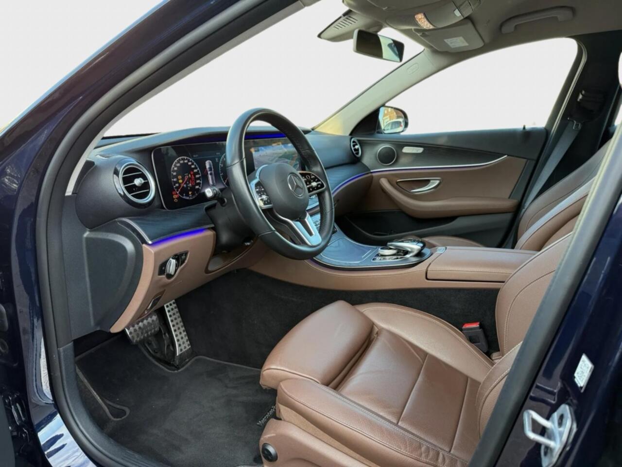 Mercedes-Benz E-KLASSE 200 Business Solution Aut [ Widescreen Sfeerled Leder Camera Nav