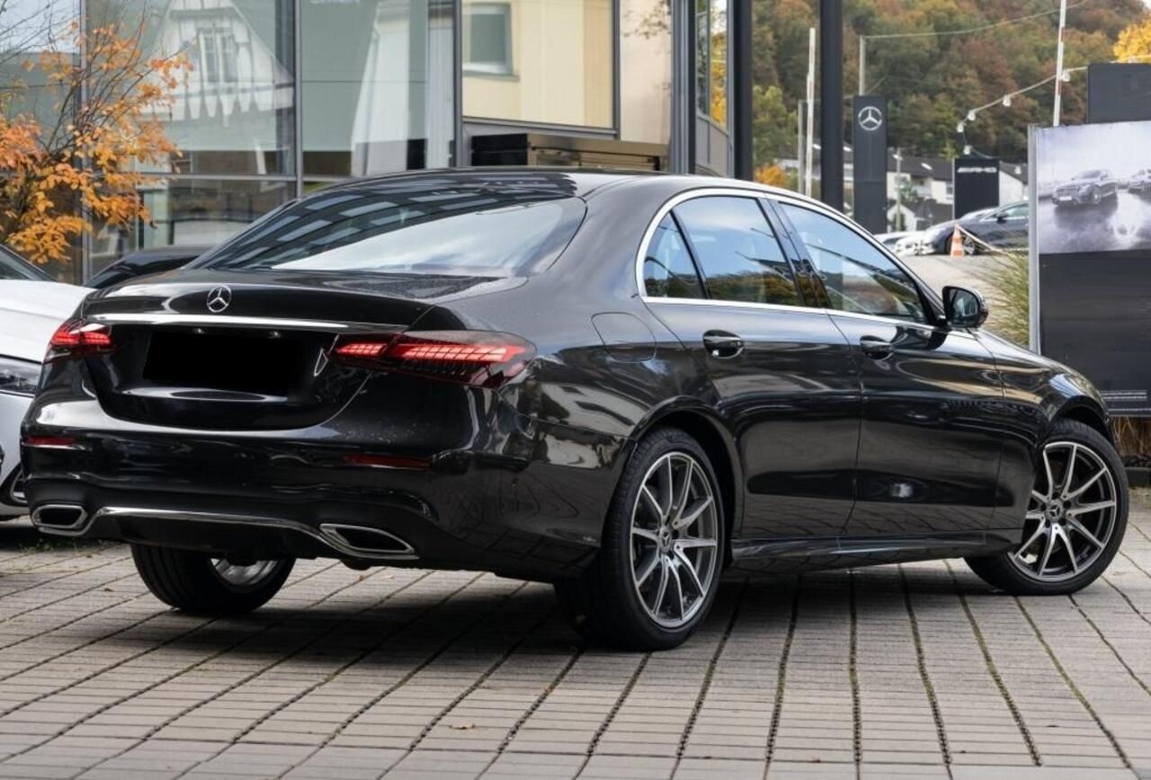 Mercedes-Benz E-KLASSE 400 d 4MATIC AMG Line 330 PK Distronic Widescreen Cockpit Schuifdak 19 Inch Navi LED