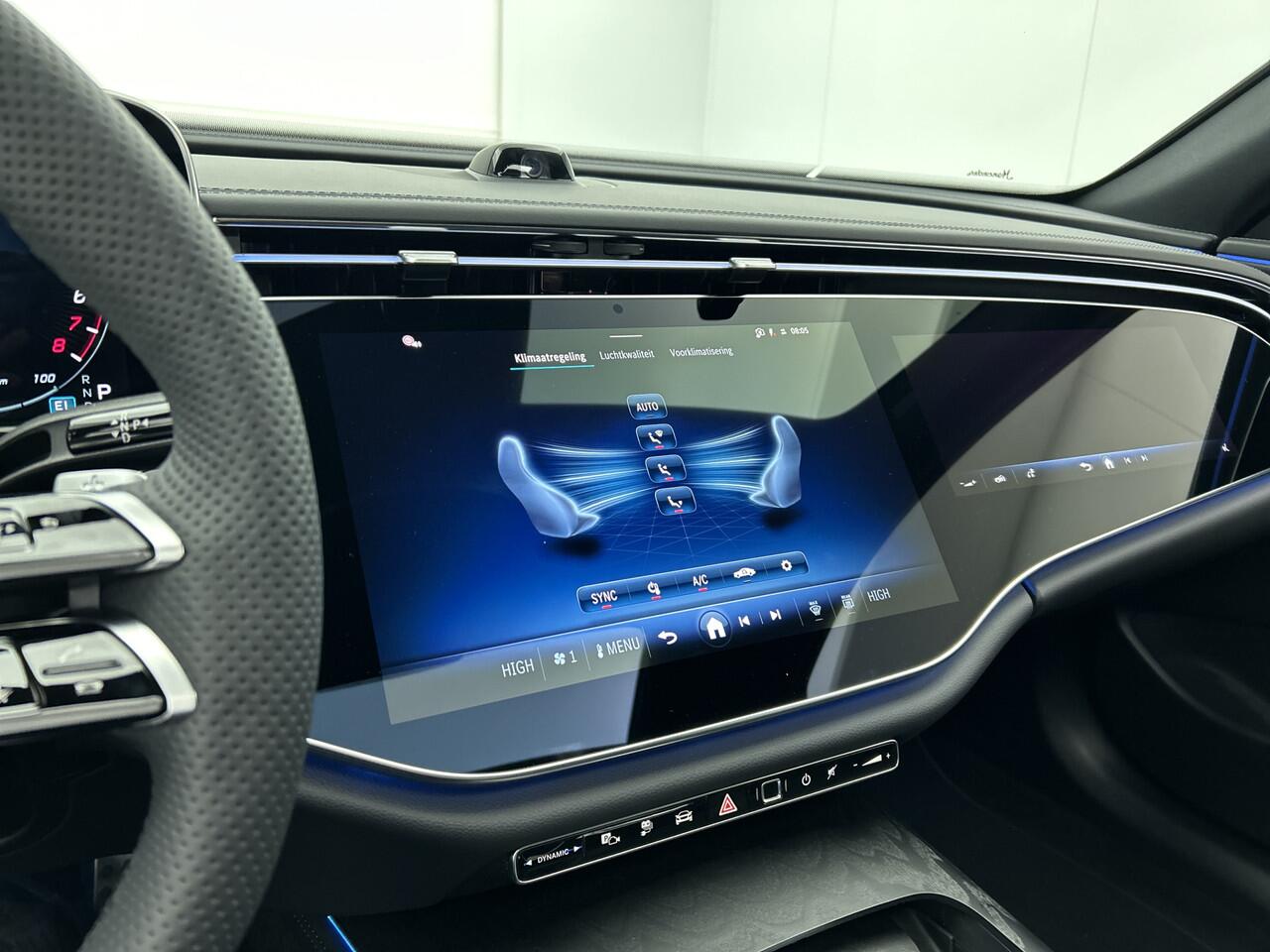 Mercedes-Benz E-KLASSE 300 e Sport Edition | Nightpakket | GUARD 360° vehicle protection Plus | Panoramaschuifdak | DISTRONIC | Memorypakket | 360° camera | DIGITAL Light | MBUX Superscreen |