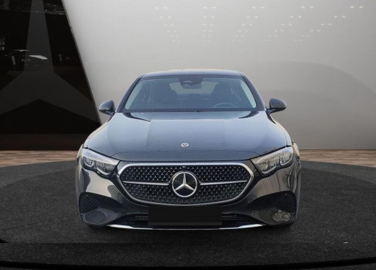 Mercedes-Benz E-KLASSE 220 d Avantgarde Distronic 19 Inch MBUX Stoelverwarming Stuurverwarming Camera