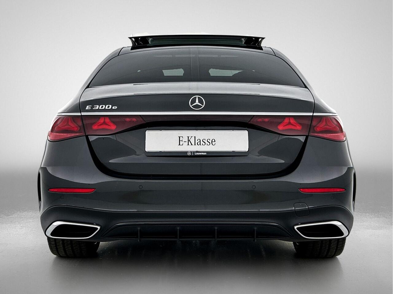 Mercedes-Benz E-KLASSE 300 e Sport Edition | Premium pakket | Nightpakket | Burmester® 4D surround sound system | Trekhaak | Winter pakket | MBUX Superscreen |