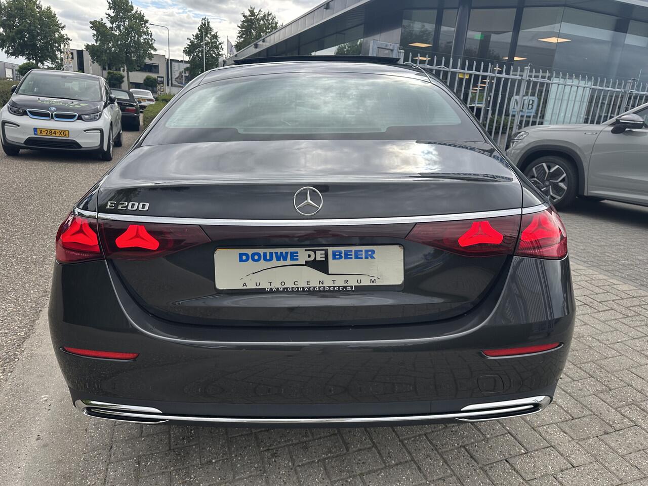 Mercedes-Benz E-KLASSE 200 Avantgarde NEW MODEL Pano-Dak | 19 inch | Camera | Stoelverw