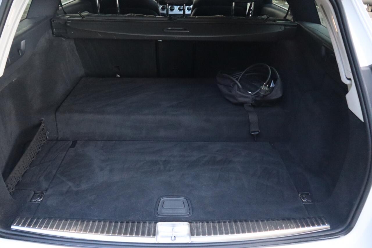 Mercedes-Benz E-KLASSE 300 AMG | Plug in Hybride | Stoelverwarming | Trekhaak | Panoram