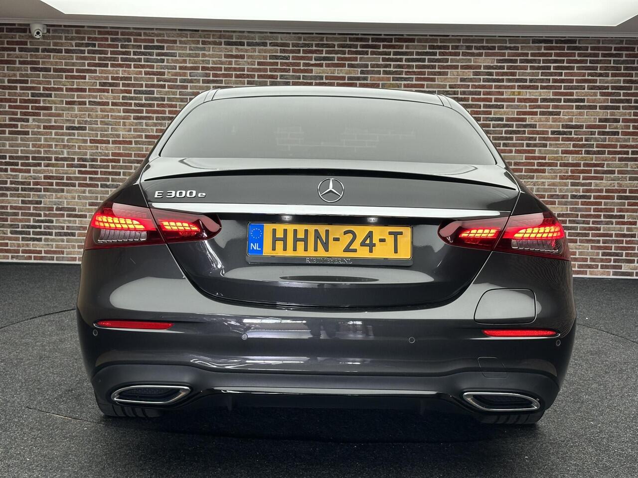 Mercedes-Benz E-KLASSE E300 e AMG Line Bomvol| Pano| Distronic | Burmester| 360'| Memory| Dodehoek | Active steering Assist