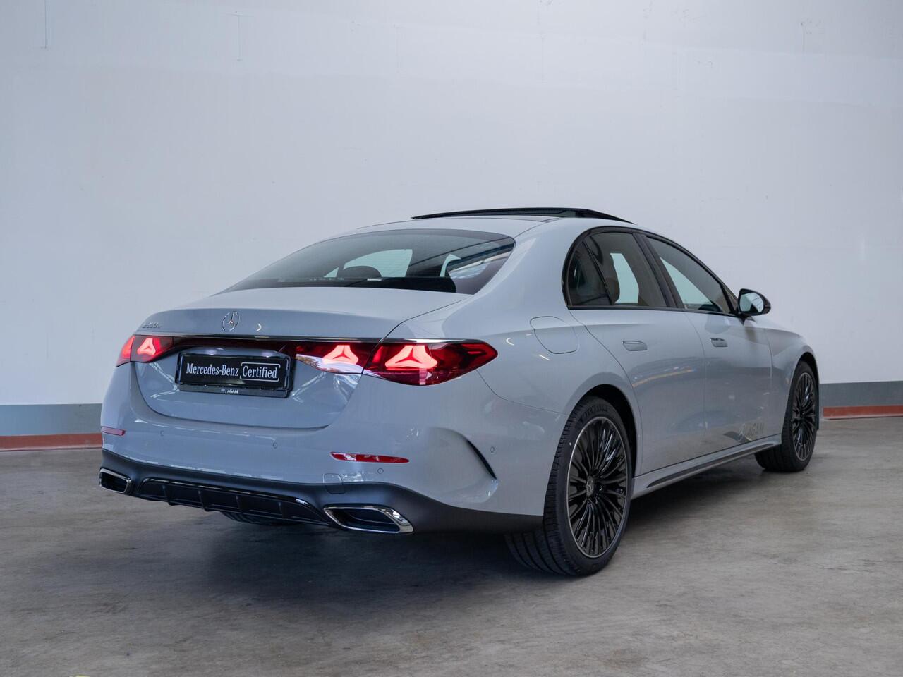 Mercedes-Benz E-KLASSE Limousine 300 e Sport Edition Premium PLUS | Panorama dak | Trekhaak