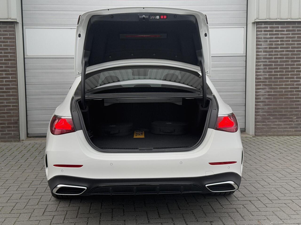 Mercedes-Benz E-KLASSE 300 e AMG Line