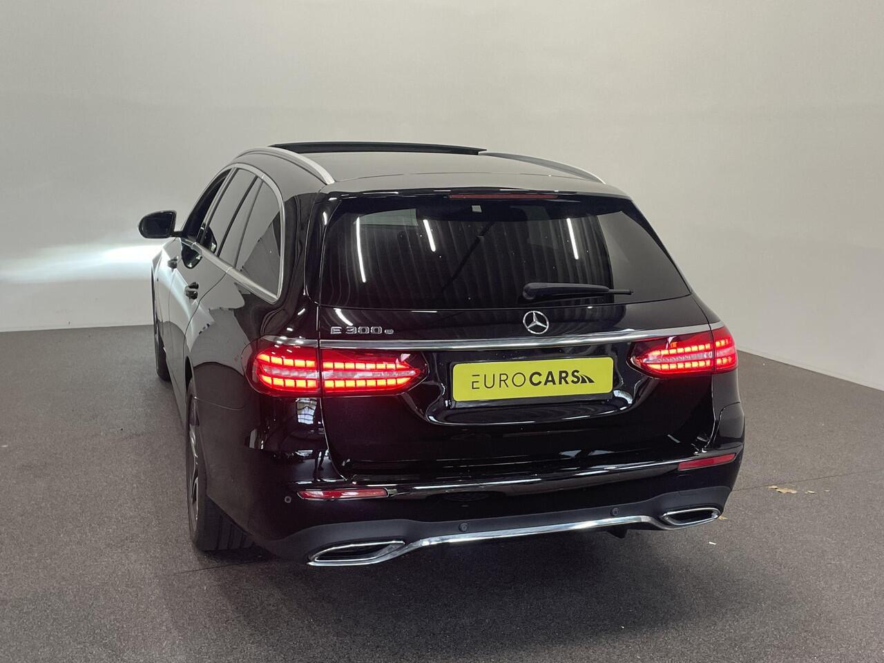 Mercedes-Benz E-KLASSE 300e PHEV AMG Line Auto. Estate Panoramadak Navigatie Appel Carplay/ Android Auto Parkeersensoren Cruise Control Led Burmester Soundsystem Sfeerverlichting Elektrische achterklep Climate Control