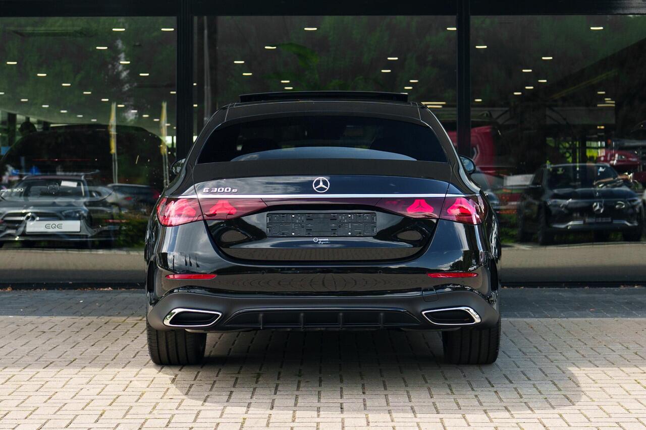 Mercedes-Benz E-KLASSE 300e Sport Edition | Panoramaschuifdak | Premium Plus | Rijassistentiepakket Plus | Night | Head-up display | Burmester