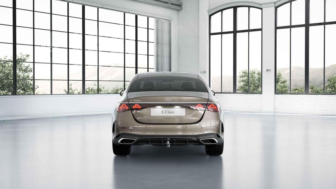 Mercedes-Benz E-KLASSE 300e Sport Edition | Premium-pakket | Trekhaak | Nightpakket | Burmester | Dodehoekassistent | 360° camera |