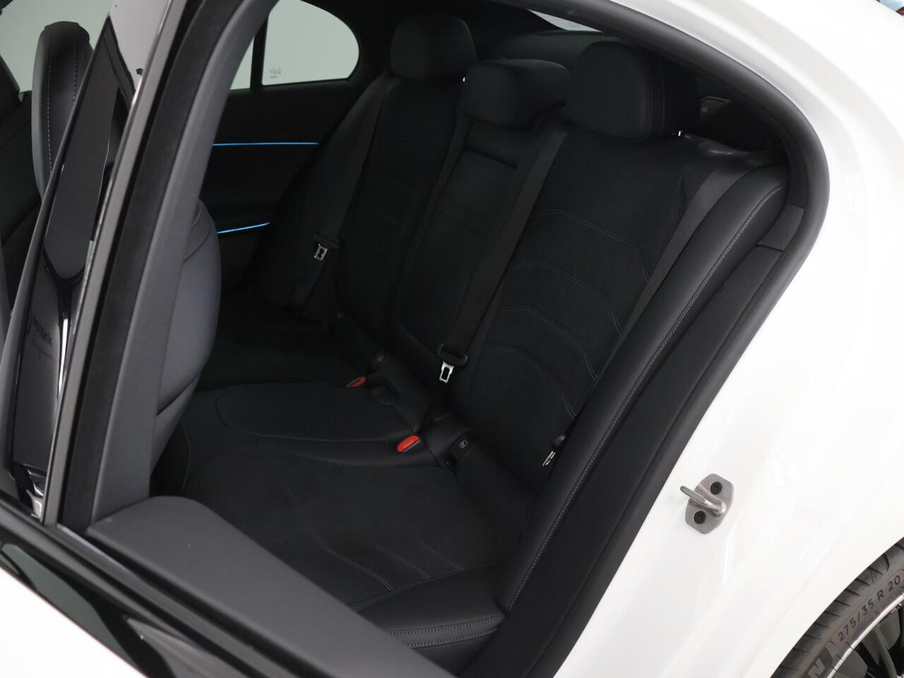 Mercedes-Benz E-KLASSE 300 e AMG Line | AMG | Panoramadak | Winter pakket | Night pakket | 20 inch |