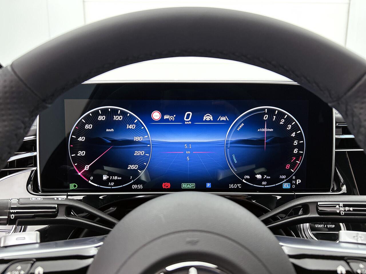 Mercedes-Benz E-KLASSE 300 e Sport Edition | Premium pakket | Winter pakket | Nightpakket | Trekhaak | Smartphone integratie | Panoramaschuifdak | Rijassistentiepakket Plus| 360°-camera | Burmester® 4D sound system | MBUX Superscreen |