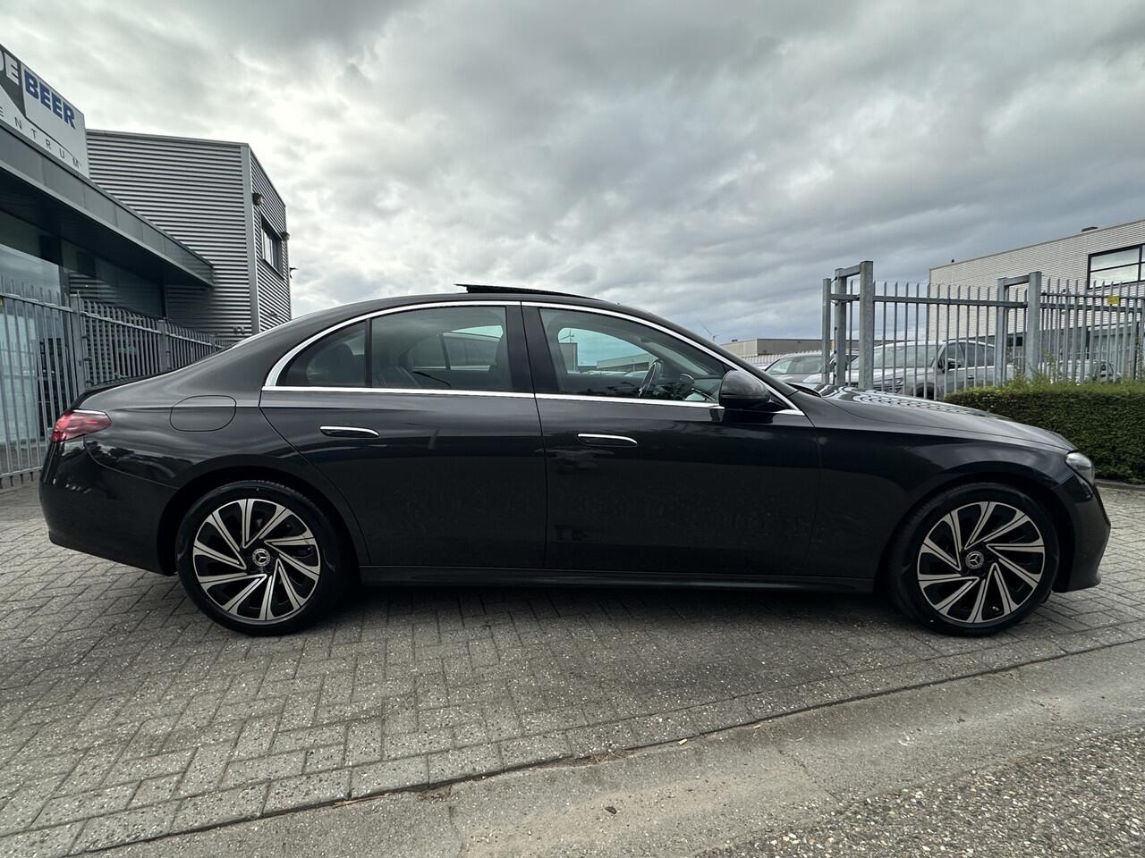 Mercedes-Benz E-KLASSE 200 Avantgarde NEW MODEL Pano-Dak | 19 inch | Camera | Stoelverw