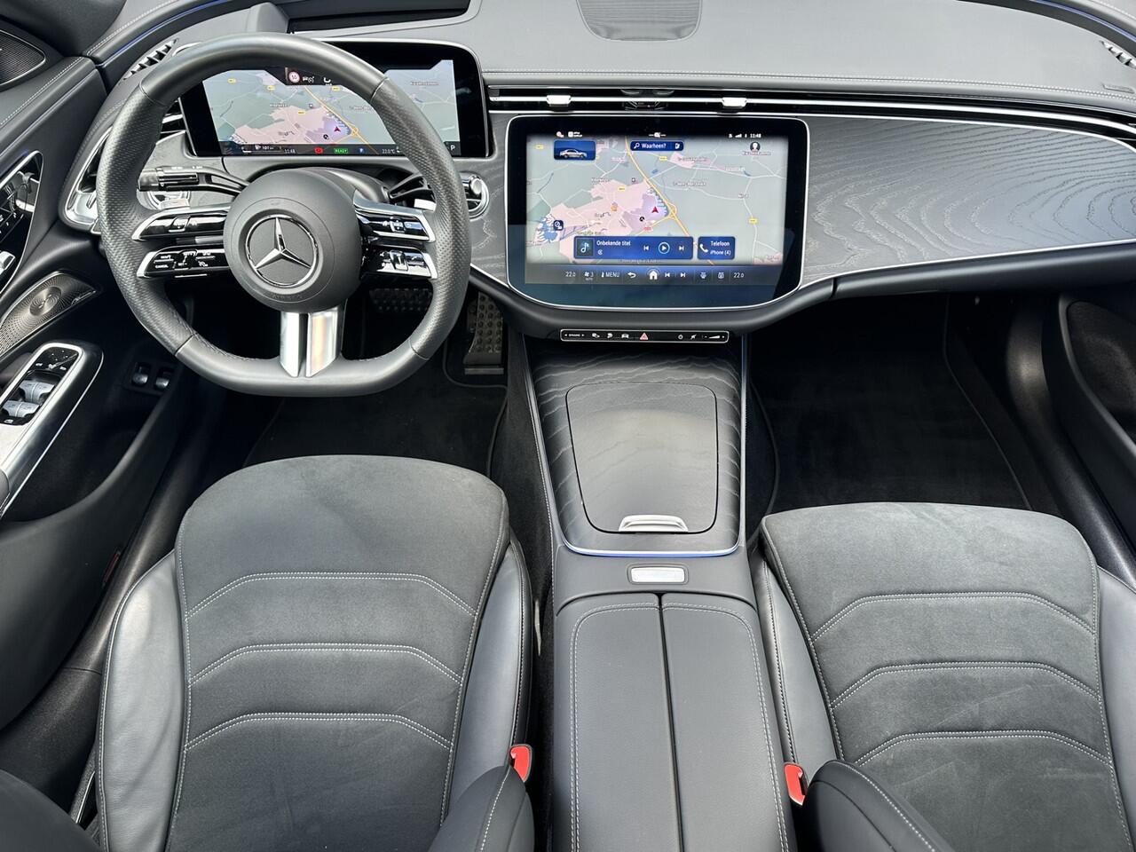 Mercedes-Benz E-KLASSE 300 e AMG Line l Panoramadak l 360 Camera l Head-up l DISTRONIC l Night pakket lBurmester 4 D l Digital Light l Keyless Go l I MBUX l Night pakket I Memory stoelen I Essenhout I Augmented Reality I Stoelverwarming l