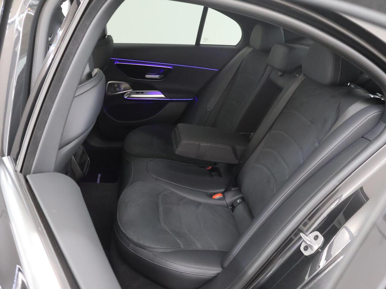 Mercedes-Benz E-KLASSE 300 e AMG Line | Panoramadak | Trekhaak | Winter pakket | Burmester |