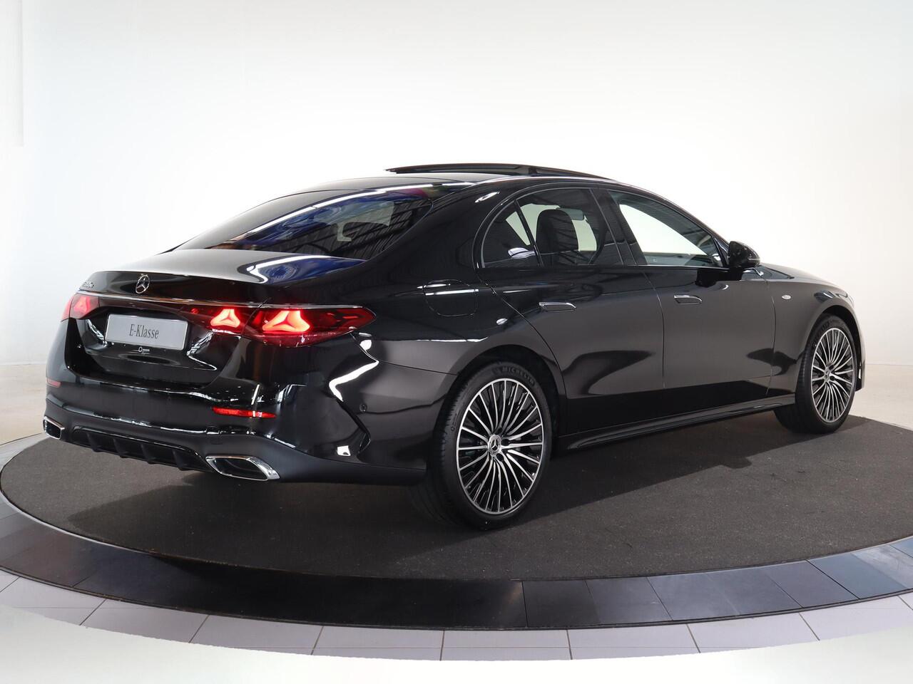 Mercedes-Benz E-KLASSE 300e Sport Edtion | Premium plus pakket | Panorama-schuifdak | Superscreen | Stoelventilatie | Head-Up
