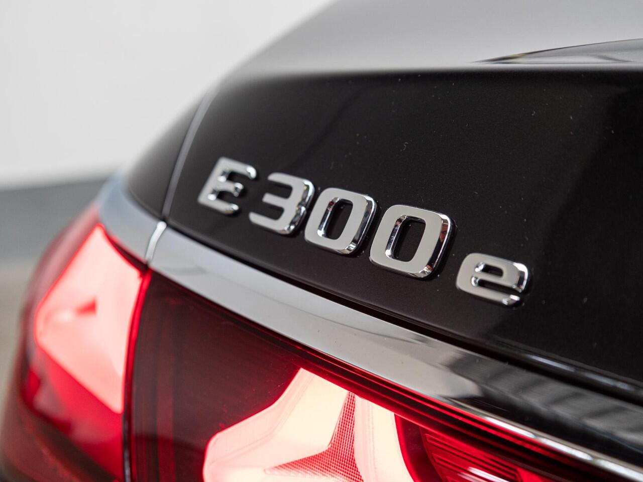 Mercedes-Benz E-KLASSE Limousine 300 e Sport Edition Premium | Panorama dak