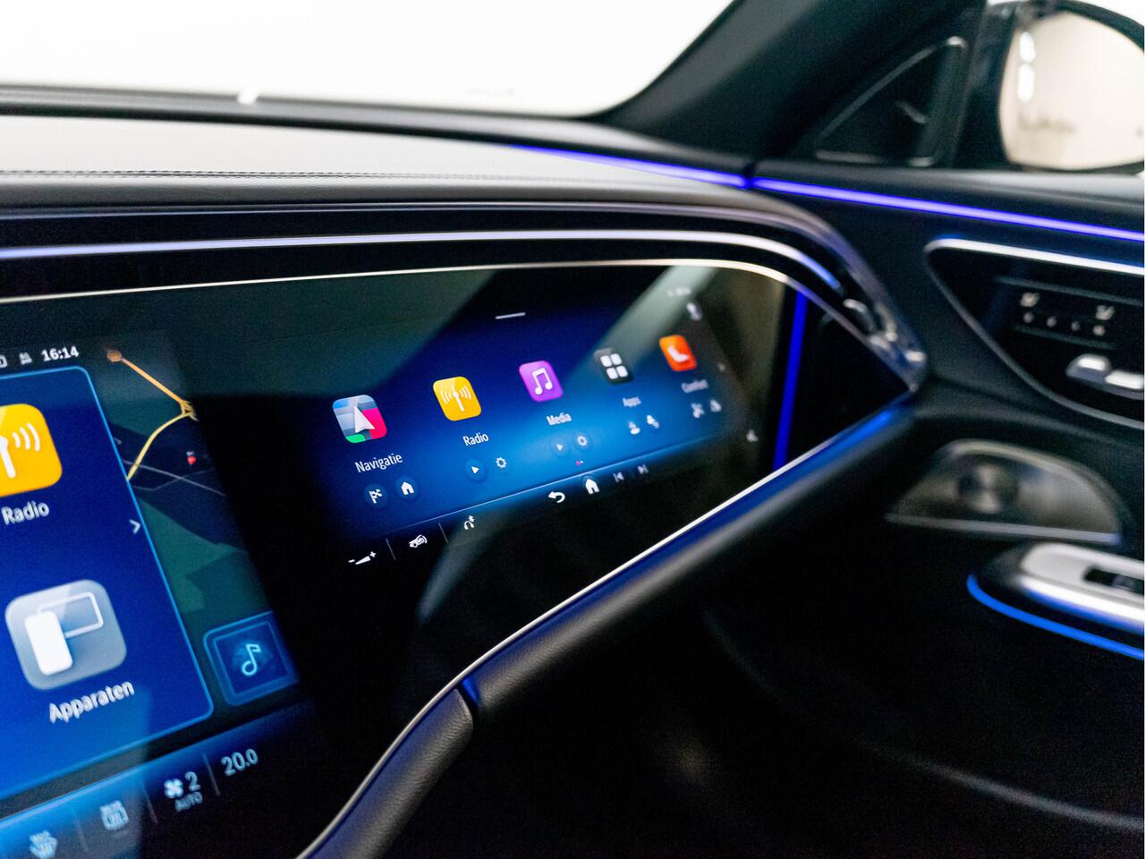 Mercedes-Benz E-KLASSE E 400 e 4MATIC AMG Line | Superscreen | Luchtvering | Achterasbesturing | Burmester