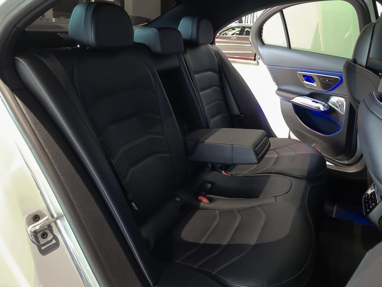 Mercedes-Benz E-KLASSE 400 e 4-M AMG Luchtvering|Achterasbesturing|Superscreen|Keyless|Stoelkoeling|HUD|Digital Light