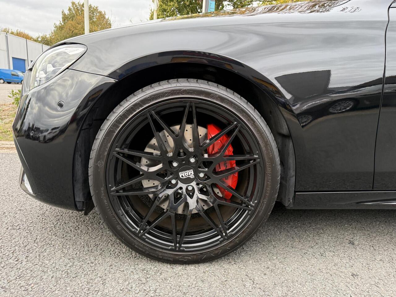 Mercedes-Benz E-KLASSE 300e AMG Black 320PK PanooTrekhaak