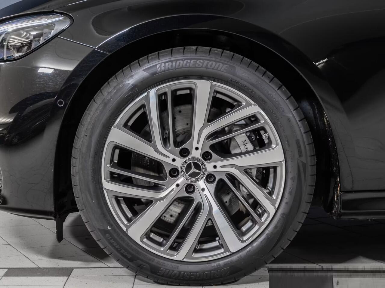 Mercedes-Benz E-KLASSE 300 de Plug-In Hybrid Avantgarde Distronic LED Camera Stoelverwarming 19 Inch