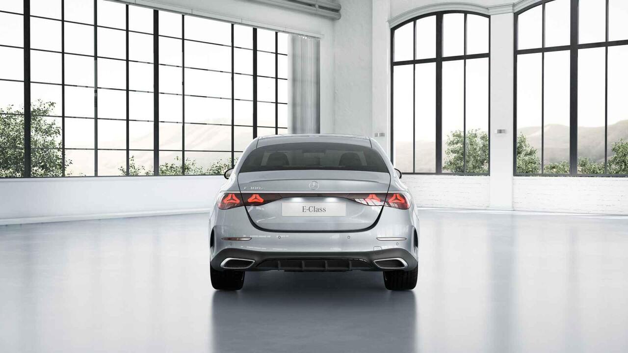 Mercedes-Benz E-KLASSE 300e Sport Edition | Panoramaschuifdak | Premium | Rijassistentiepakket | Leder | Burmester | 360° camera |