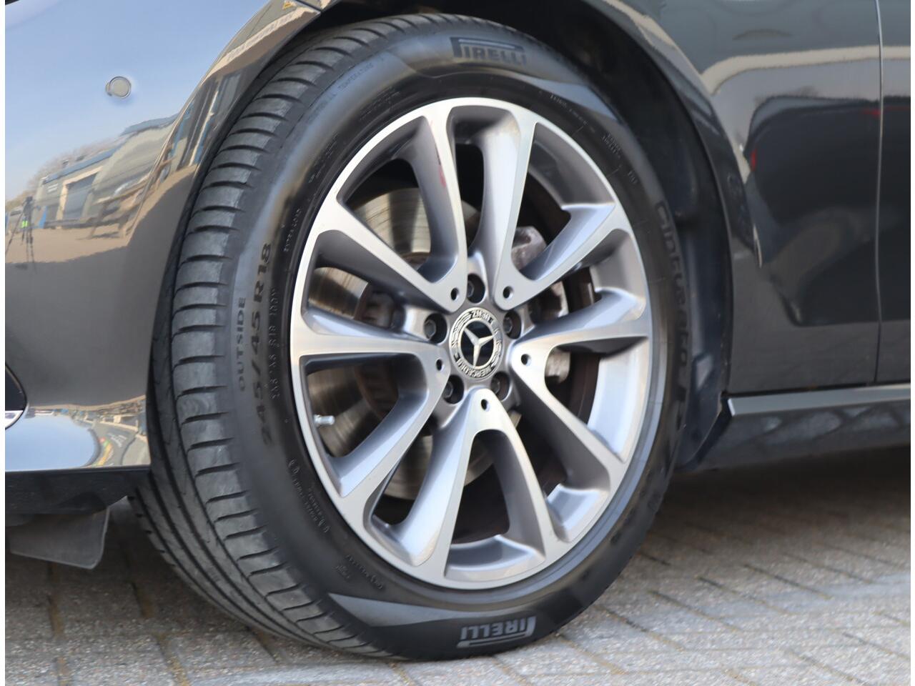 Mercedes-Benz E-KLASSE 200 Luxury | Pano | Burmester | Sfeerverlichting | Leder