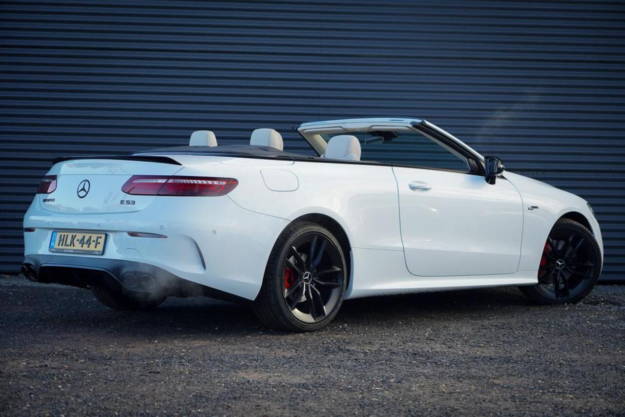 Mercedes-Benz E-KLASSE Cabrio 300 AMG Line / 53 AMG Uitgevoerd / Carbon / Stoelverwarming