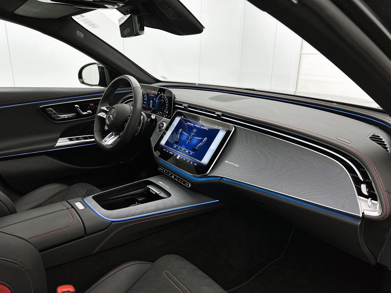 Mercedes-Benz E-KLASSE Mercedes-AMG 53 4MATIC+ | Panoramadak | Night Pakket 1+2 | 20 Inch AMG Velgen | AC en DC Lader | Distronic | Inclusief 24 maanden MB Certified garantie voor Europa.