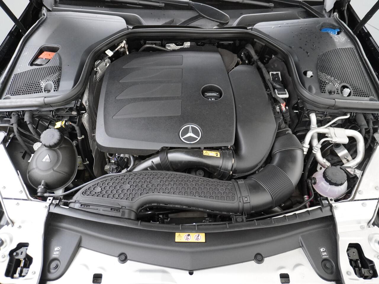 Mercedes-Benz E-KLASSE 200 Sport Edition | Burmester Trekhaak Multibeam AMG Wielen