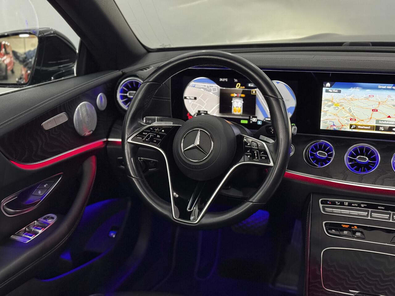 Mercedes-Benz E-KLASSE Cabrio 200 AMG Line Leder, Camera, Navi, Burmeister, Stoelverwarming, Elektrische achterklep, Sfeerverlichting