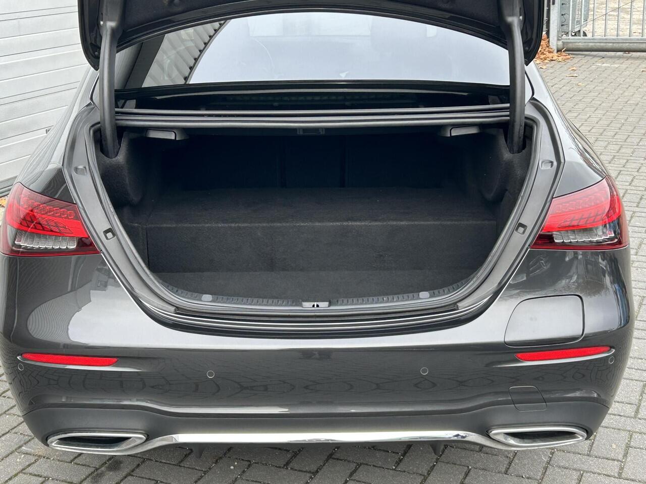 Mercedes-Benz E-KLASSE 300 e AMG Line